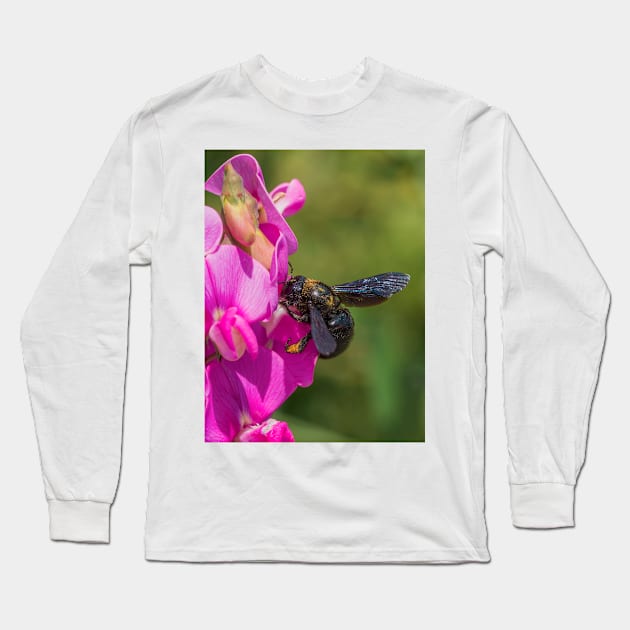 Giant bee Long Sleeve T-Shirt by mbangert